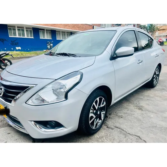Nissan Versa 1.6 Advance