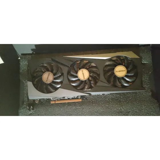 Tarjeta De Video Gigabyte Aorus Amd Rx 6700 Xt 12 Gb