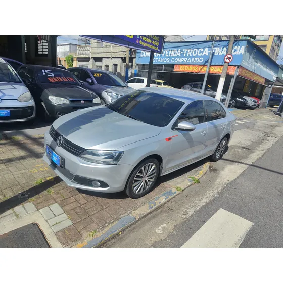 Volkswagen Jetta 2.0 Tsi Highline 4p