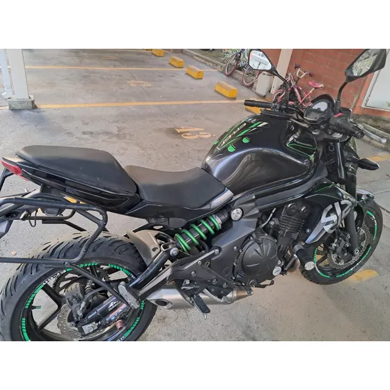 Moto Kawasaky  Ern650