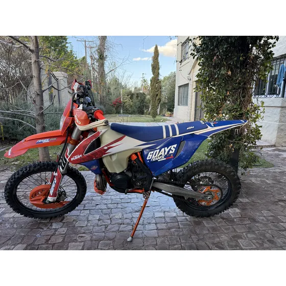 Six Days Con 187hs Con Mousse En Las Dos Ruedas
