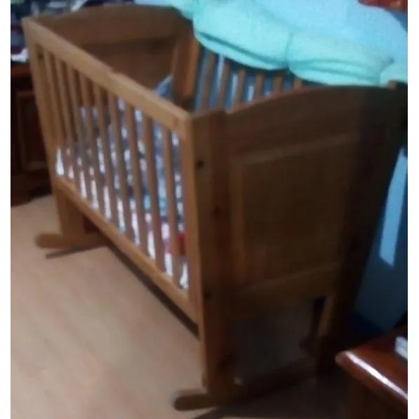 Cuna Mecedora De Madera Con Colchón