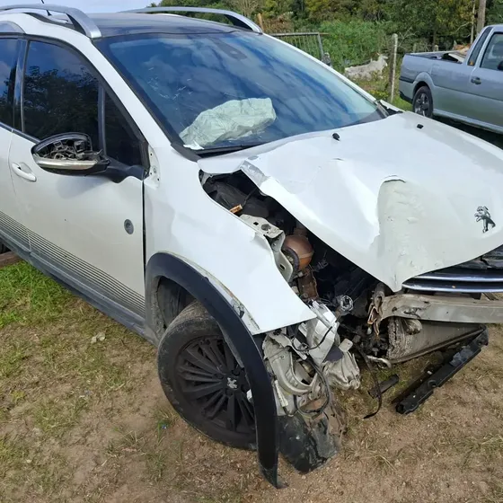 Peugeot 2008 2017 1.6 16v Crossway Flex Aut. 5p Peugeot 2008 2017 1.6 16v Crossway Flex Aut. 5p