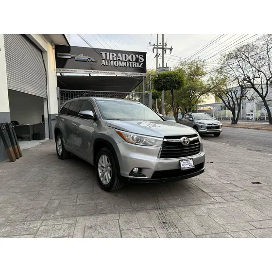 Toyota Highlander 3.5 Le V6 At