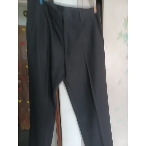 Pantalón Negro De Vestir. Italiano.  Talla 33/30. 