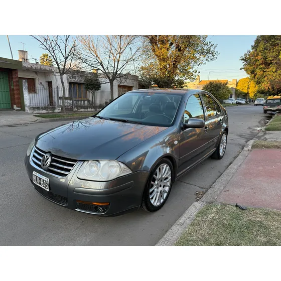 Volkswagen Bora 1.8 Highline T 180cv Cuero