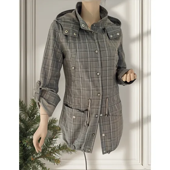 Campera Parca, Liviana, Microfibra. Dos Talles.