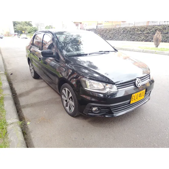 Volkswagen Voyage 1.6 Highline