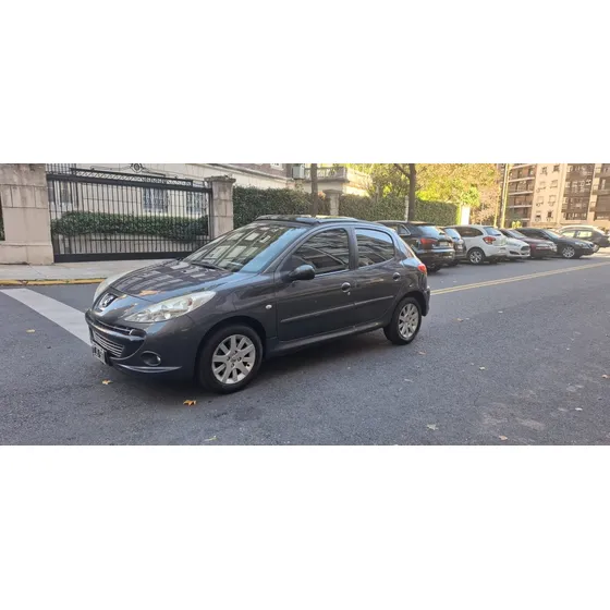 Peugeot 207 1.6 Xt