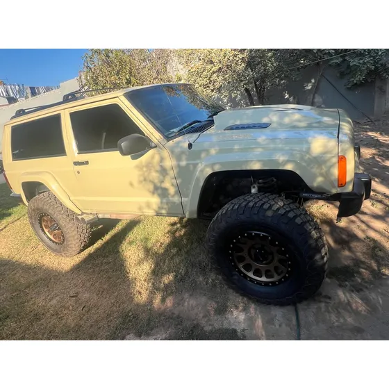 Jeep Cherokee Cherokee Sport 4x4 At