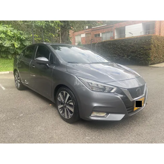 Nissan Versa Exclusive