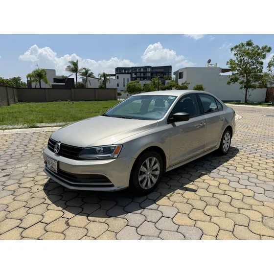 Volkswagen Jetta 2.0 L4 At