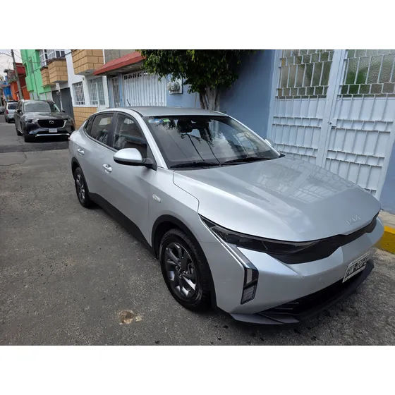 Kia K3 1.6 L Sedan At