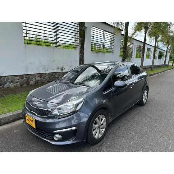 Kia Rio Sedán Uv 1,4