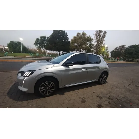 Peugeot 208 1.6 Feline Tiptronic