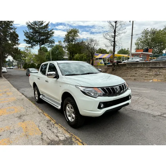 Mitsubishi L200 2.5 Di-d Cabina Doble 4x4 Mt