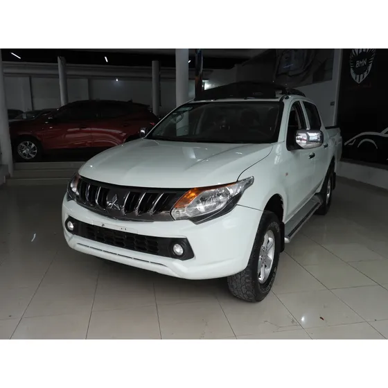 Mitsubishi L200 2.4 Cabina Doble 4x4 Mt