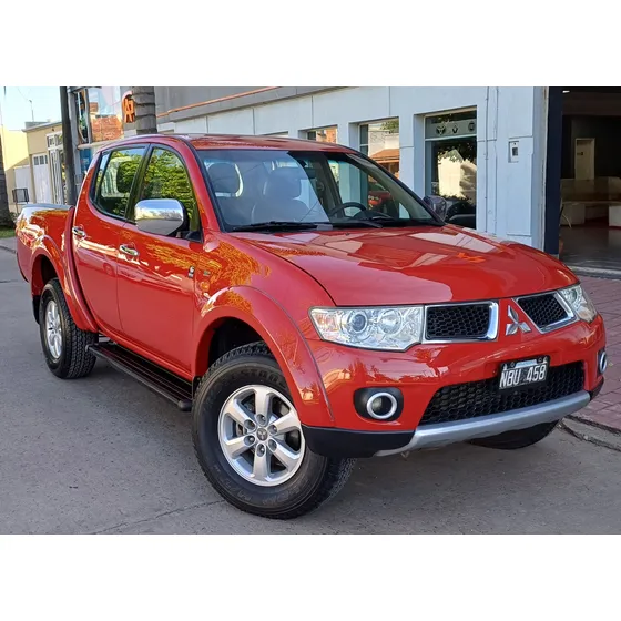 Mitsubishi L200 3.2 Cab Doble 4wd Cr 165cv Mt