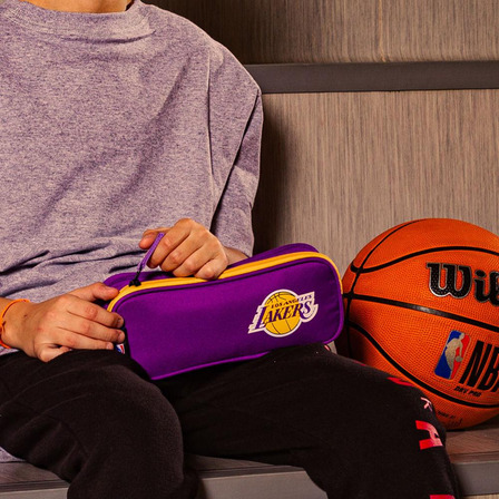 Estojo Escolar Duplo Sestini 075993-48 Nba Legend - Lakers Cor Lilás Estojo Escolar Duplo Sestini 075993-48 Nba Legend - Lakers Cor Lilás