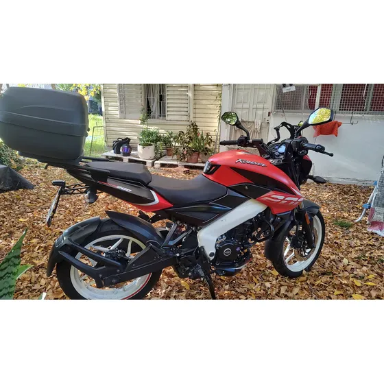 Bajaj Rouser 200