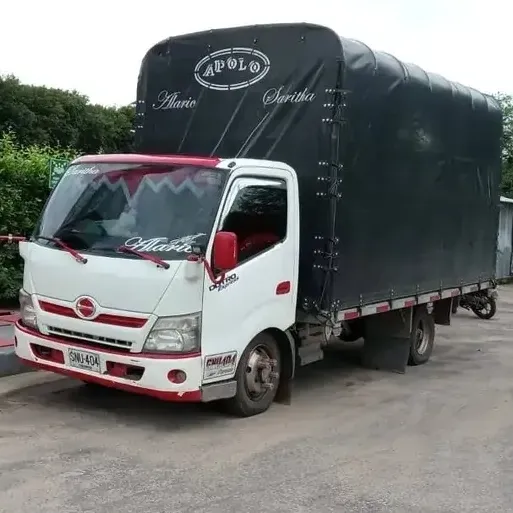 Hino Dutro De Estacas 2014 Capacidad Para Carga De 5.5 Tonel