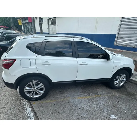 Nissan Qashqai 2.0l 4wd +2 4x2