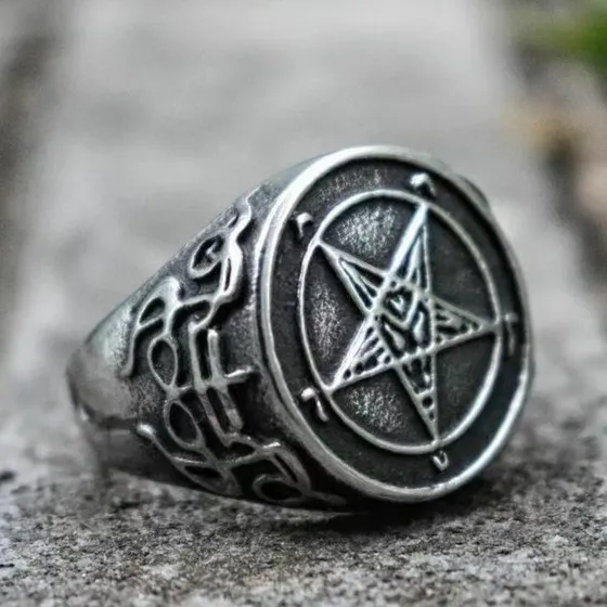 Anillo Pentagrama Satán Plateado