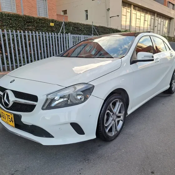 Mercedes-Benz Clase A 2017 200 1.6 Turbo Automático Sun Roof 2017