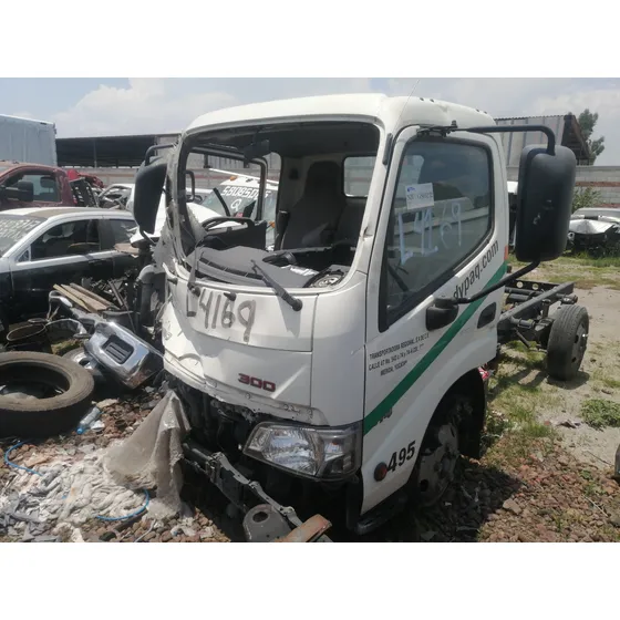 Hino 300 514 Por Partes 