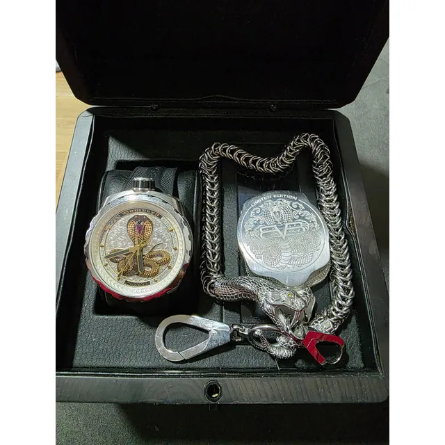 Reloj Bomberg 68 Bolt Cobra Negro
