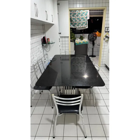 Mesa De Granito + 6 Cadeiras