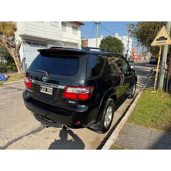 Toyota Hilux Sw4 3.0 I Srv At C/cuero 4x4 (2009)
