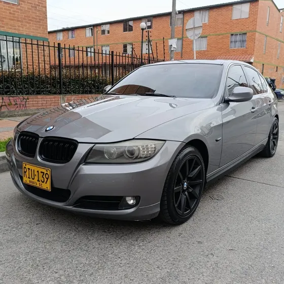 BMW Serie 3 2011 3.0 330i E90 Lci