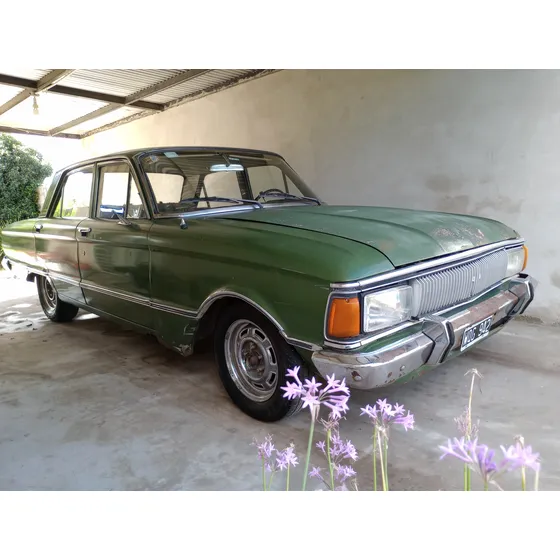 Ford Falcon Deluxe
