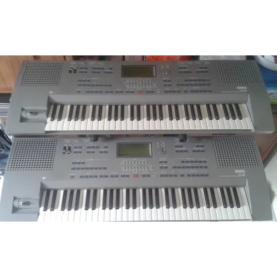 Teclados Korg Is40