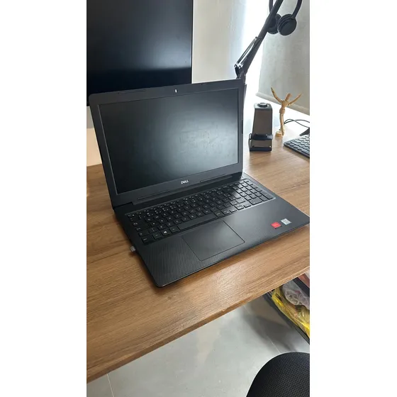 Notebook Dell Com Placa De Vídeo Amd I5 256 Ssd 8gb Ram 15,6