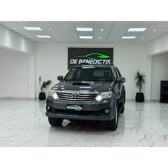 Toyota Hilux Sw4 3.0 Srv Cuero I 171cv 4x4 5at