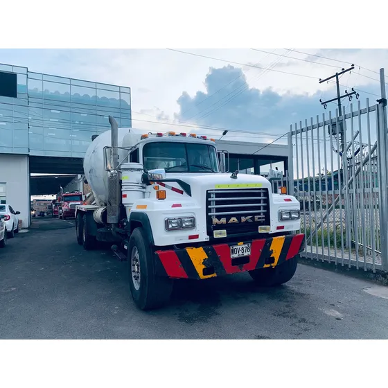 Camion Doble Troqué Tipo Mixer, Motor Electrónico, Frenomoto