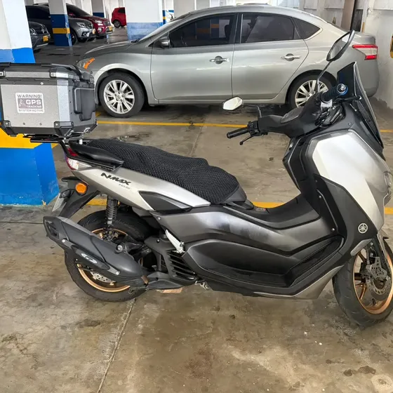 Hermosa N-max Connected 2025