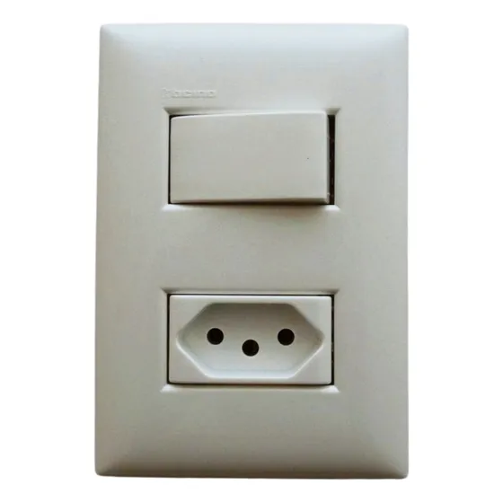 Conjunto Interruptor Simples + Tomada 20a Thesi 4x2 Branco
