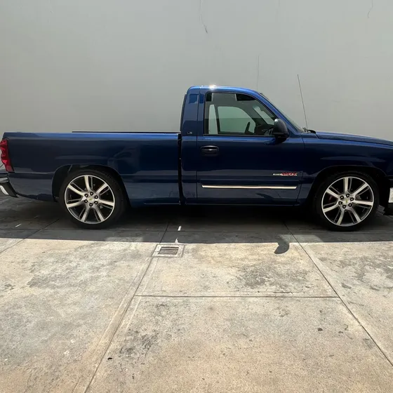 Chevrolet Silverado 2005 5.3 Pickup Silverado 2500 Aa At
