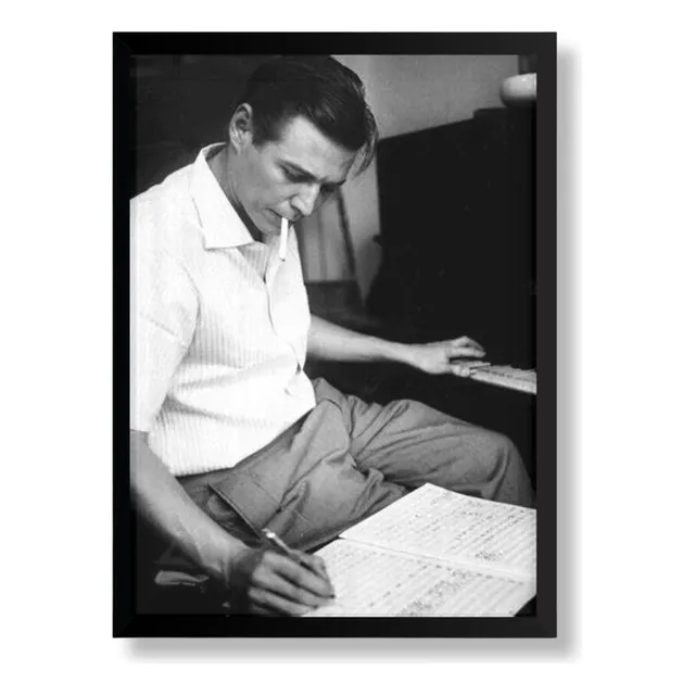 Pôster Quadro Com Moldura Do Maestro E Compositor Tom Jobim 