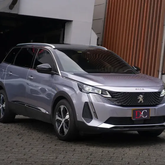 Peugeot 5008 2023 1.6 Allure