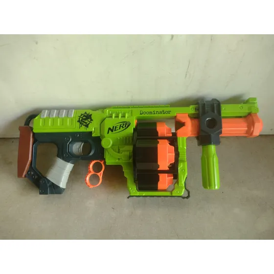 Nerf Doominator Zombiestrike Hasbro 2014 Verde-claro