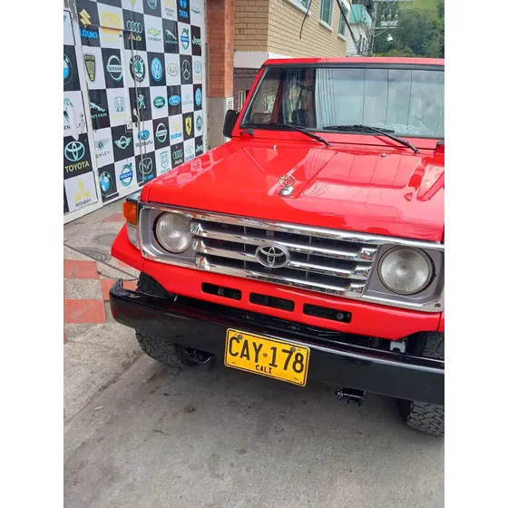 Toyota Land Cruiser 79 2001 4.0 79