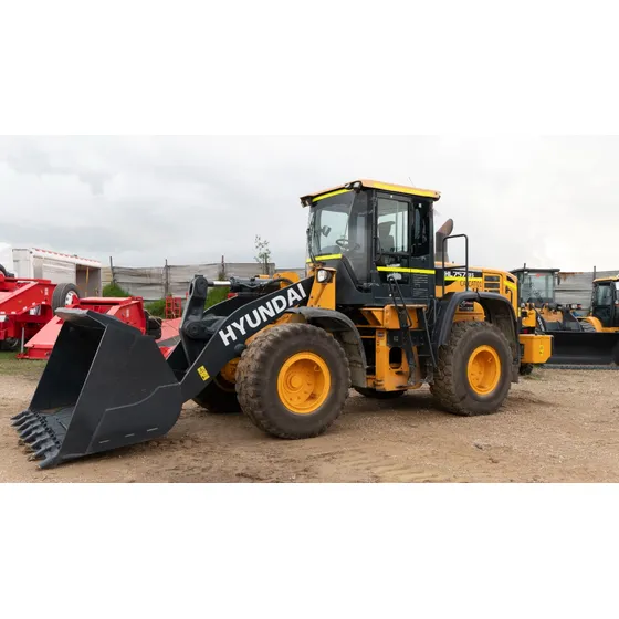 Cargador Hl757-9b