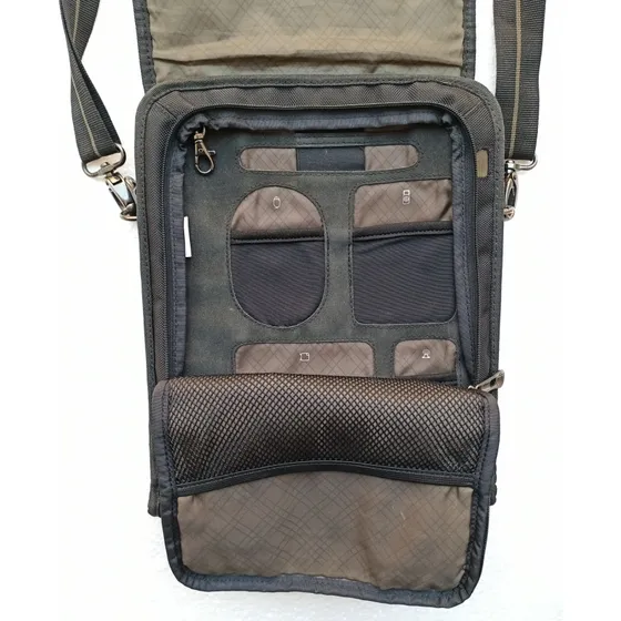 Bolso Para Laptop Marca Targus 9 Compartimentos, Acolchada.