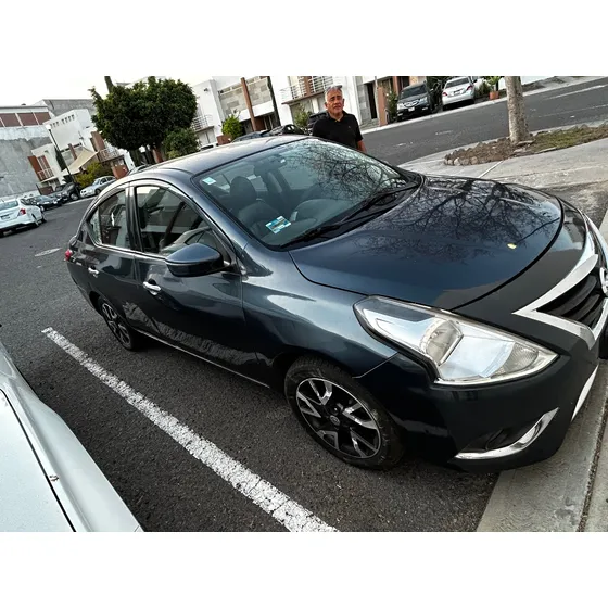 Nissan Versa 1.6 Exclusive Navi At