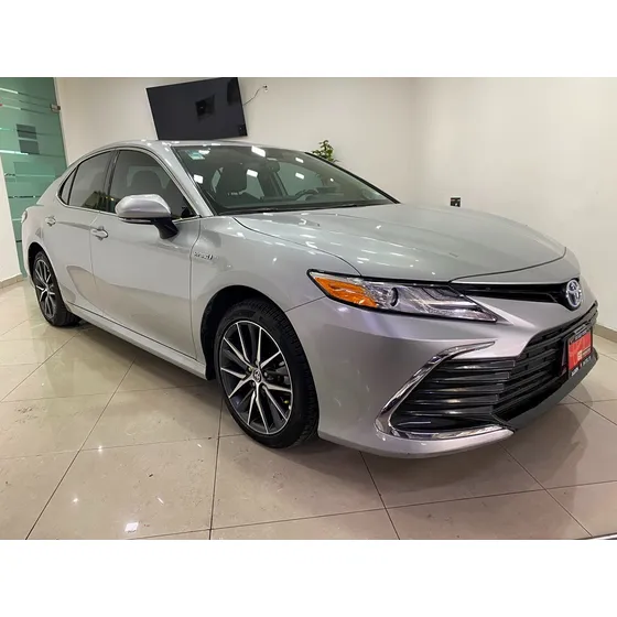Toyota Camry Xle Hv