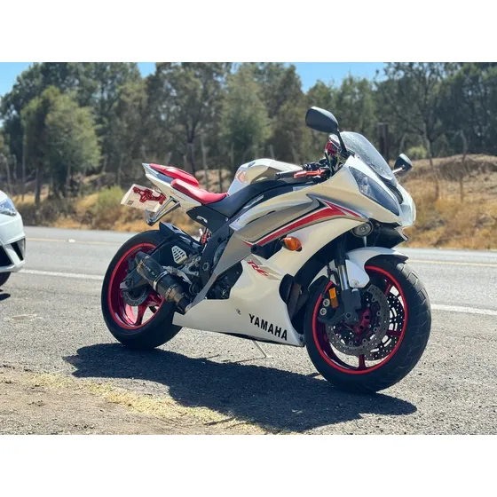 Yamaha R6